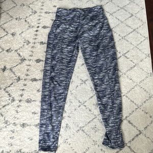 Black and white leggings with pockets!!